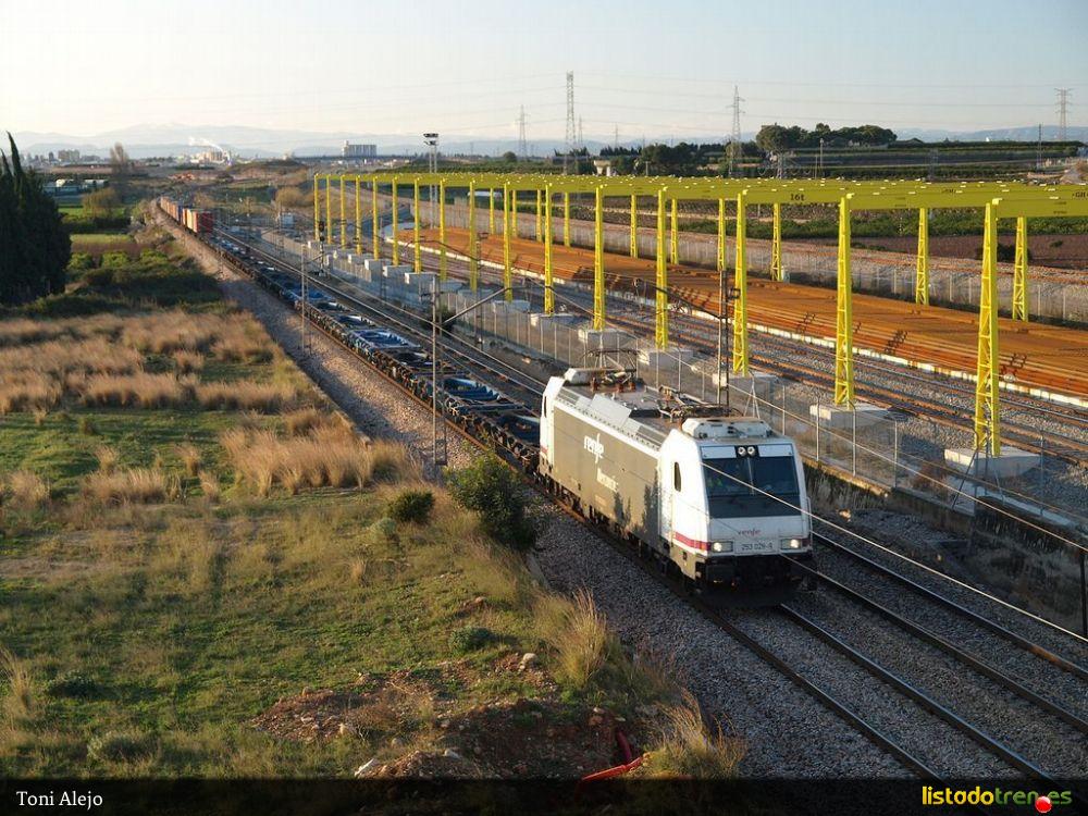 253 026 a su paso por Almusafes