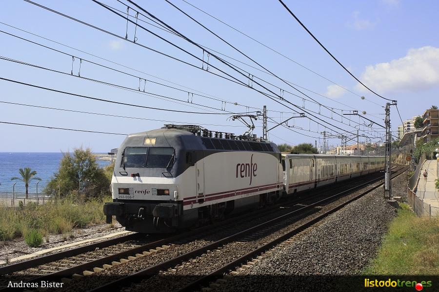 RENFE 252 056 T-Meste Benigas 04.09.2010