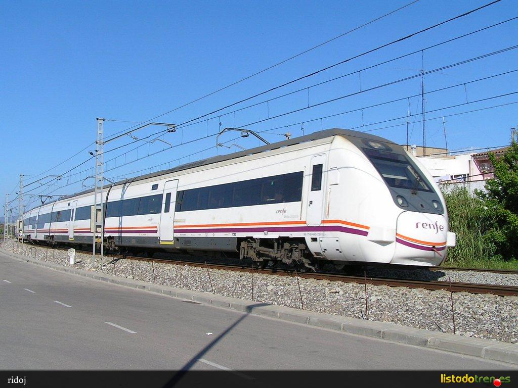 UT449 a su paso por Figueres