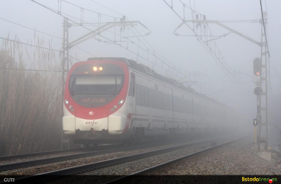 Cercanias en la niebla